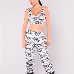 Fashion nova camouflage sports bra and joggers set